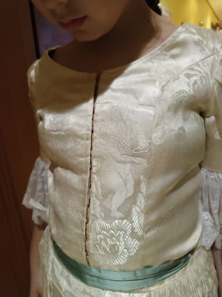 Traje fallera.. falta planchar.