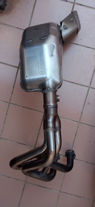 Escape MT09 YAMAHA Tracer 900 de 2016 modificado