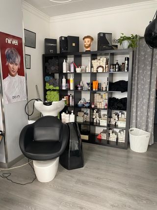 Traspaso de salón de peluquería y Estética 