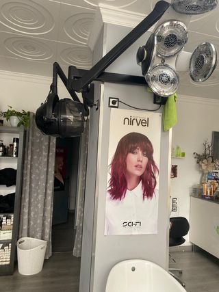 Traspaso de salón de peluquería y Estética 
