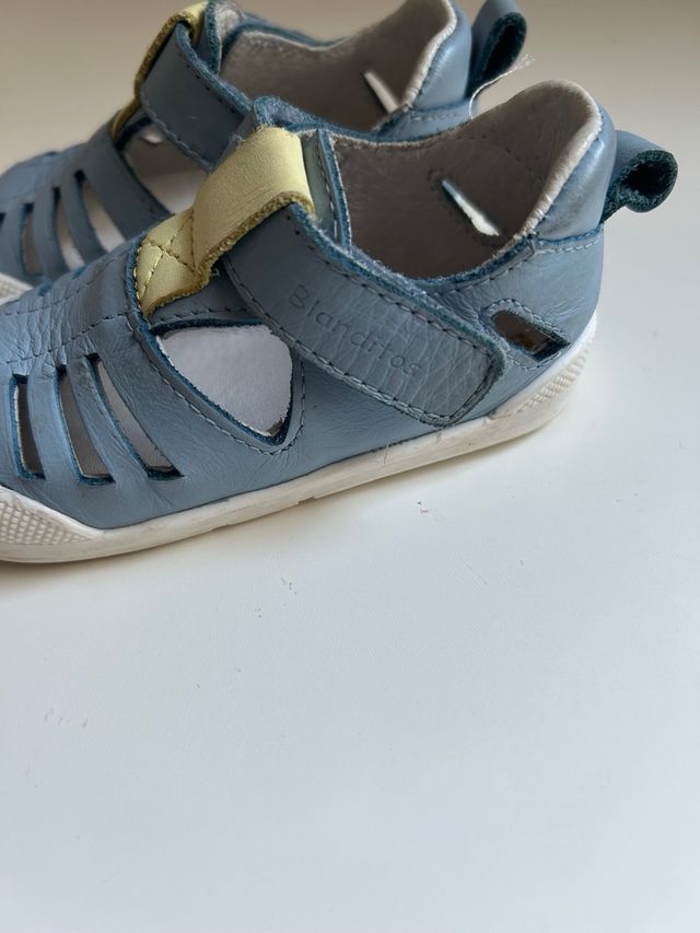 Zapatillas bebe blanditos