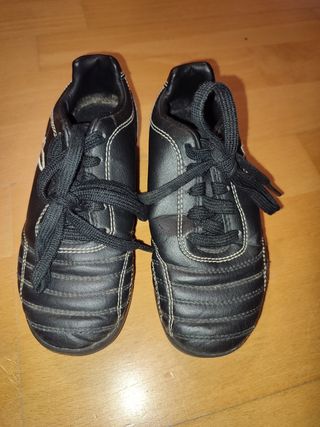 Botas de fútbol núm 28