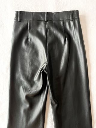 Pantalones Negros Efecto Piel