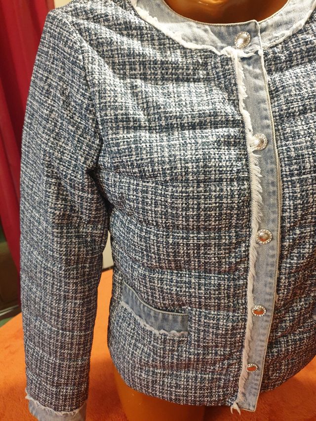 Chaqueta acolchada  corta.