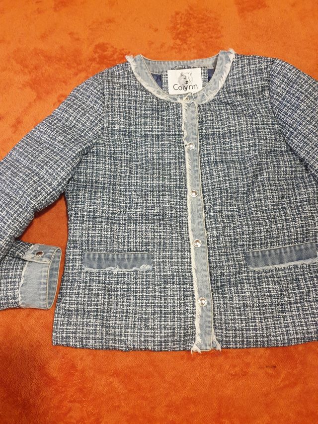 Chaqueta acolchada  corta.