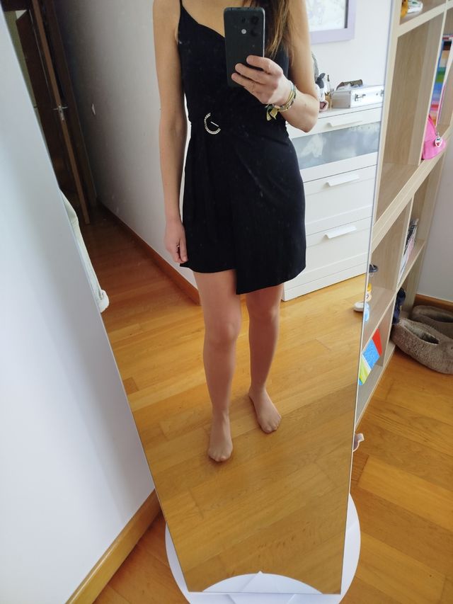 Vestido corto fiesta negro Stradivarius