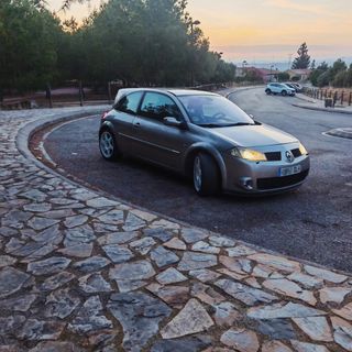 Renault Megane sport trophy 225