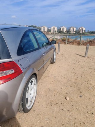 Renault Megane sport trophy 225