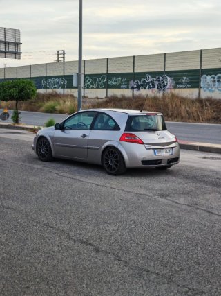 Renault Megane sport trophy 225