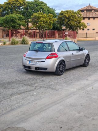 Renault Megane sport trophy 225