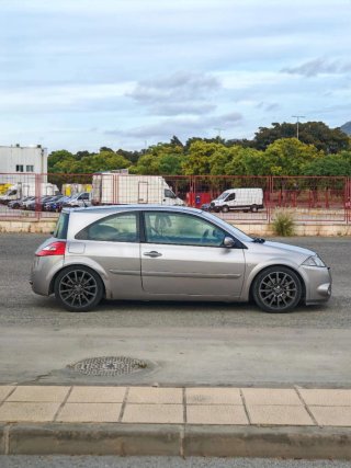Renault Megane sport trophy 225
