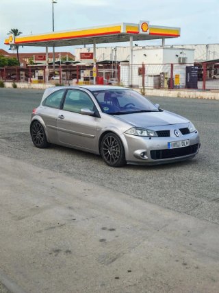Renault Megane sport trophy 225