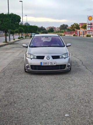 Renault Megane sport trophy 225