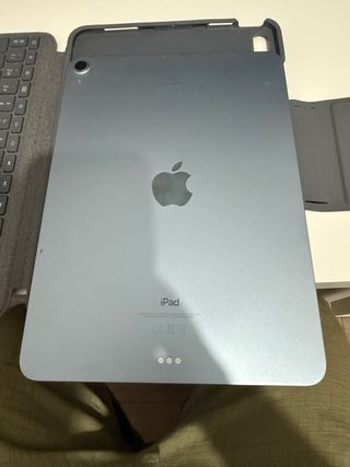 iPad Air 4 2020 wifi  256gb  sky blue  + logitech