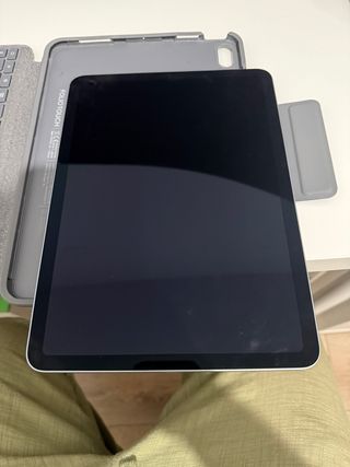 iPad Air 4 2020 wifi  256gb  sky blue  + logitech