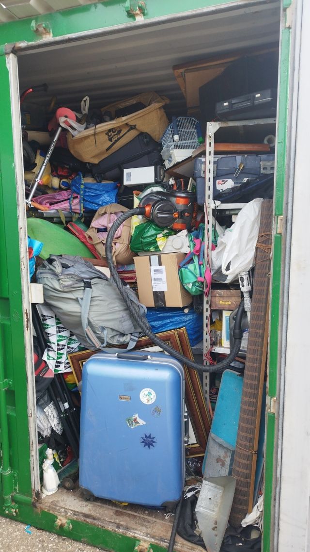 Buenas se vacían trasteros .pisos .local