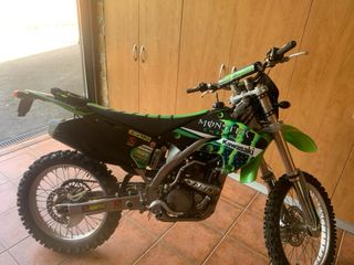 Se vende o cambia por un coche
