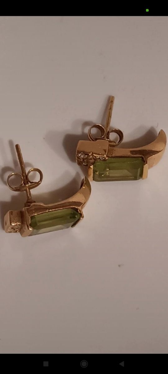 Pendientes de oro 18 k,pesan 3,36gr.