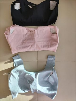 Tres sujetadores talla 95 aprox.