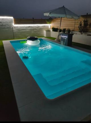 PISCINAS DE POLIESTER