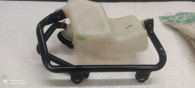 Kymco XCT 125i,botella anticongelante.