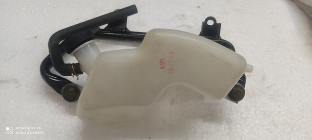 Kymco XCT 125i,botella anticongelante.