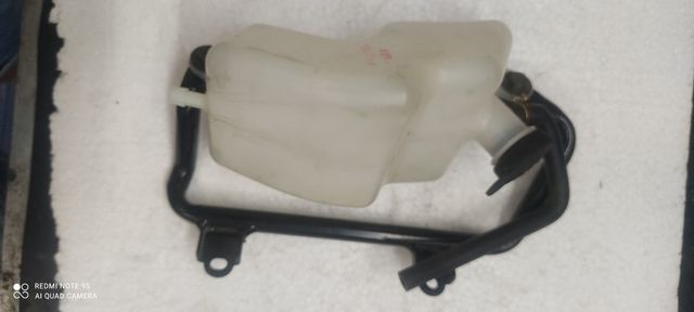 Kymco XCT 125i,botella anticongelante.