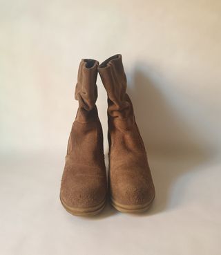 Botas cuña serraje