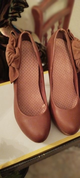 Zapatos de tacón Camel 