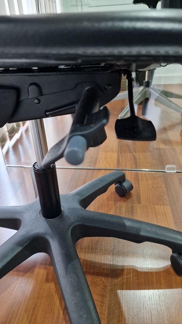 Silla regulable, piel auténtica