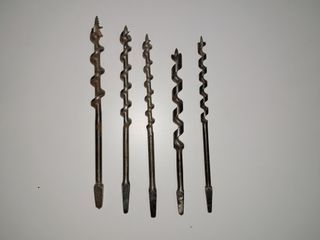 BERBIQUI negro Antiguo y 5 brocas