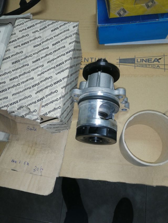 Bomba agua BMW