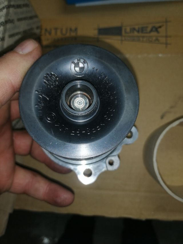 Bomba agua BMW