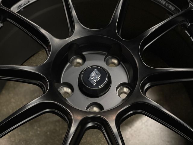 Llantas VR5 + Neumaticos Toyo R888R Para Yaris GR