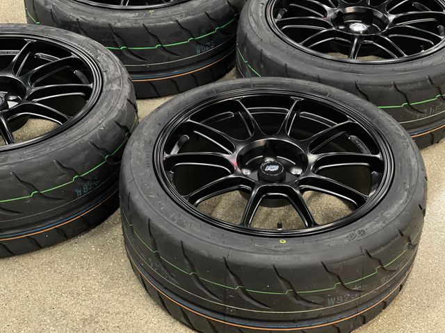 Llantas VR5 + Neumaticos Toyo R888R Para Yaris GR