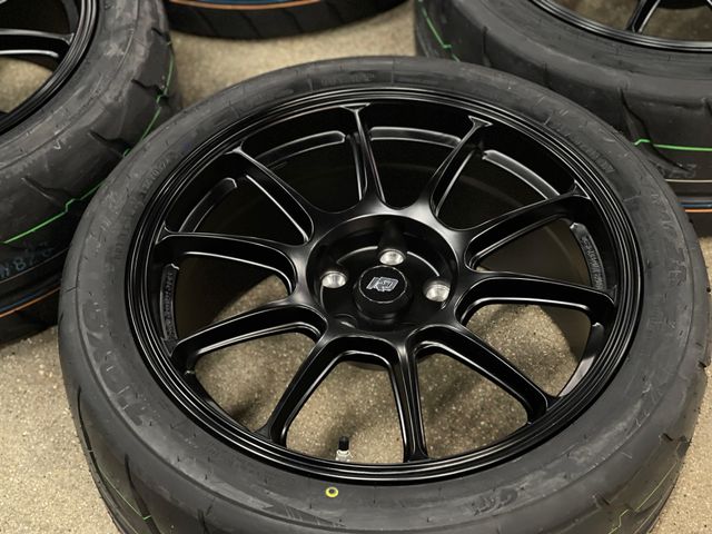 Llantas VR5 + Neumaticos Toyo R888R Para Yaris GR