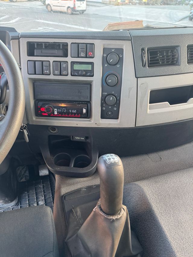 Camion portacontenedores cadenas VOLVO FE280