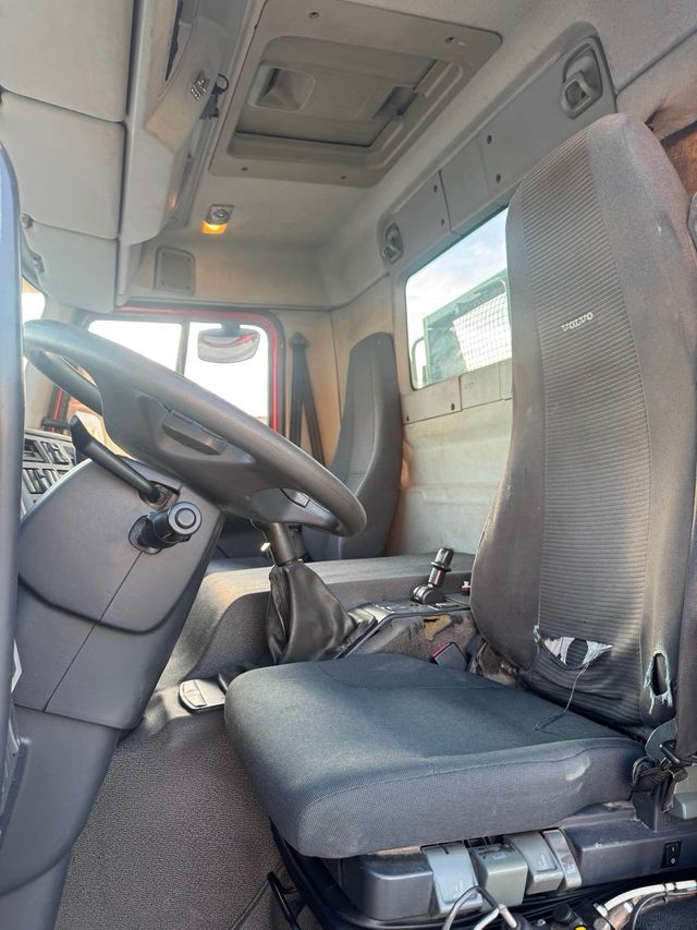 Camion portacontenedores cadenas VOLVO FE280