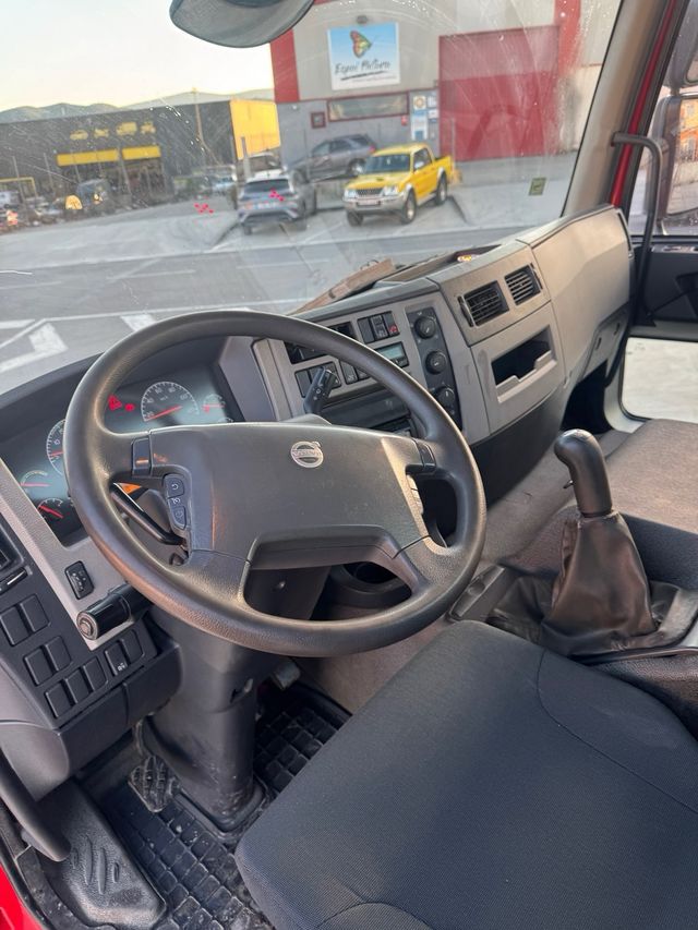 Camion portacontenedores cadenas VOLVO FE280