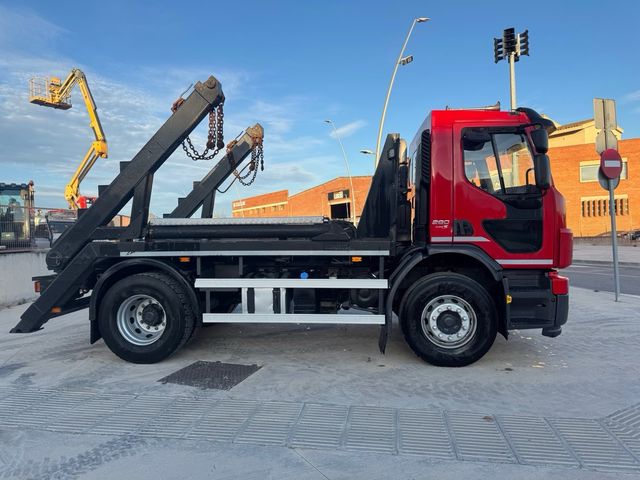 Camion portacontenedores cadenas VOLVO FE280