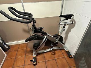 Bicicleta estática BH fines Duke mag