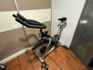 Bicicleta estática BH fines Duke mag