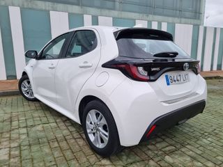 TOYOTA YARIS 120H BUSINESS PLUS