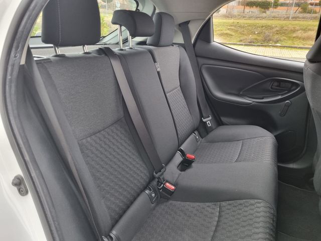 TOYOTA YARIS 120H BUSINESS PLUS