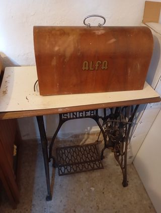 Maquina de coser antigua