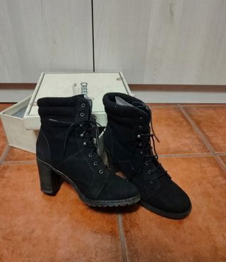 Botines negros de tacón 