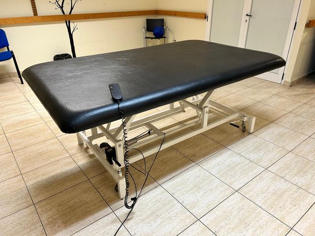 2 Camillas eléctricas bobath