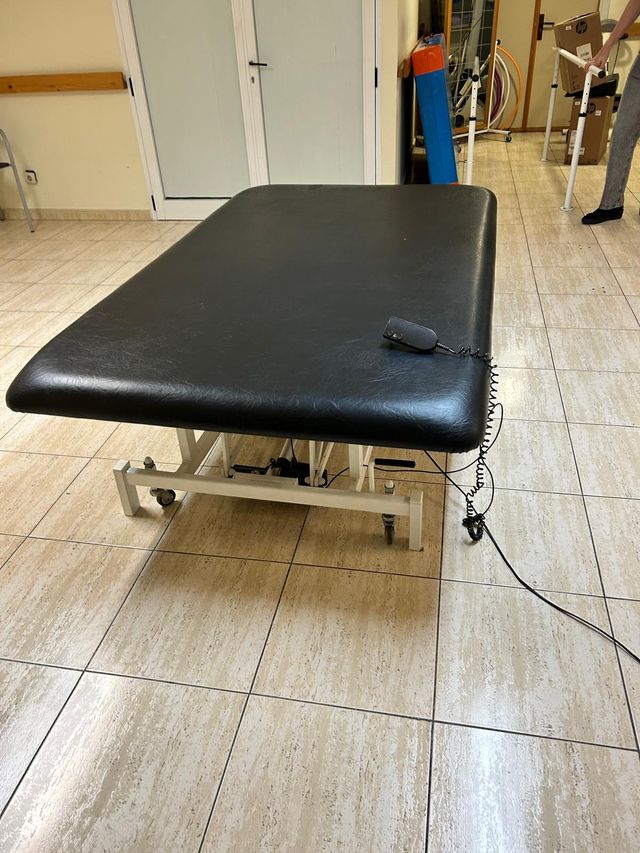 2 Camillas eléctricas bobath