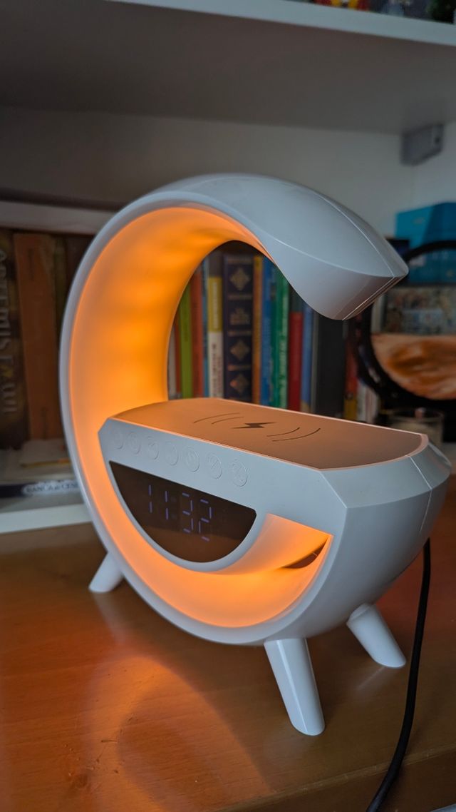 Lampada sveglia altoparlante 