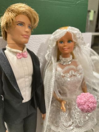 Muñecos Barbie y Ken novios